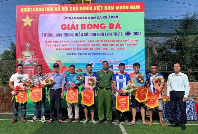 UBND xã Chứ Kbô tổ chức thành công giải bóng đá Fulsan Nam Trung niên năm 2024